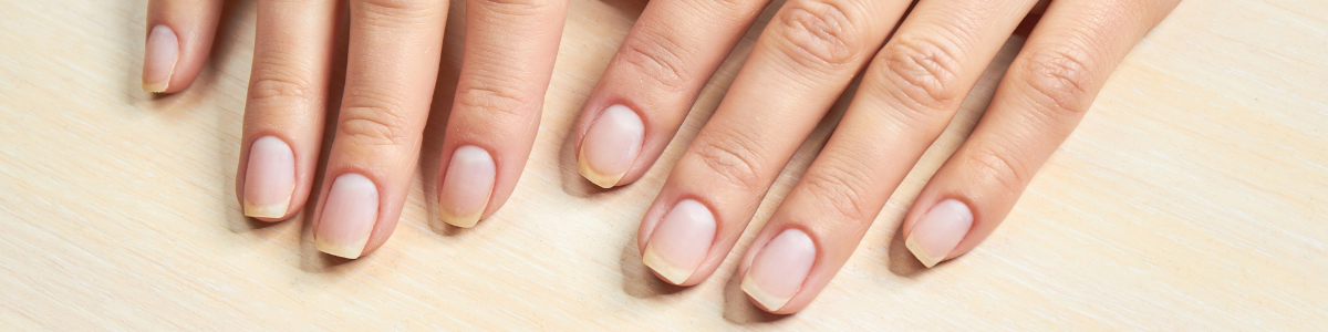 dlaczego paznokcie się rozdwajają